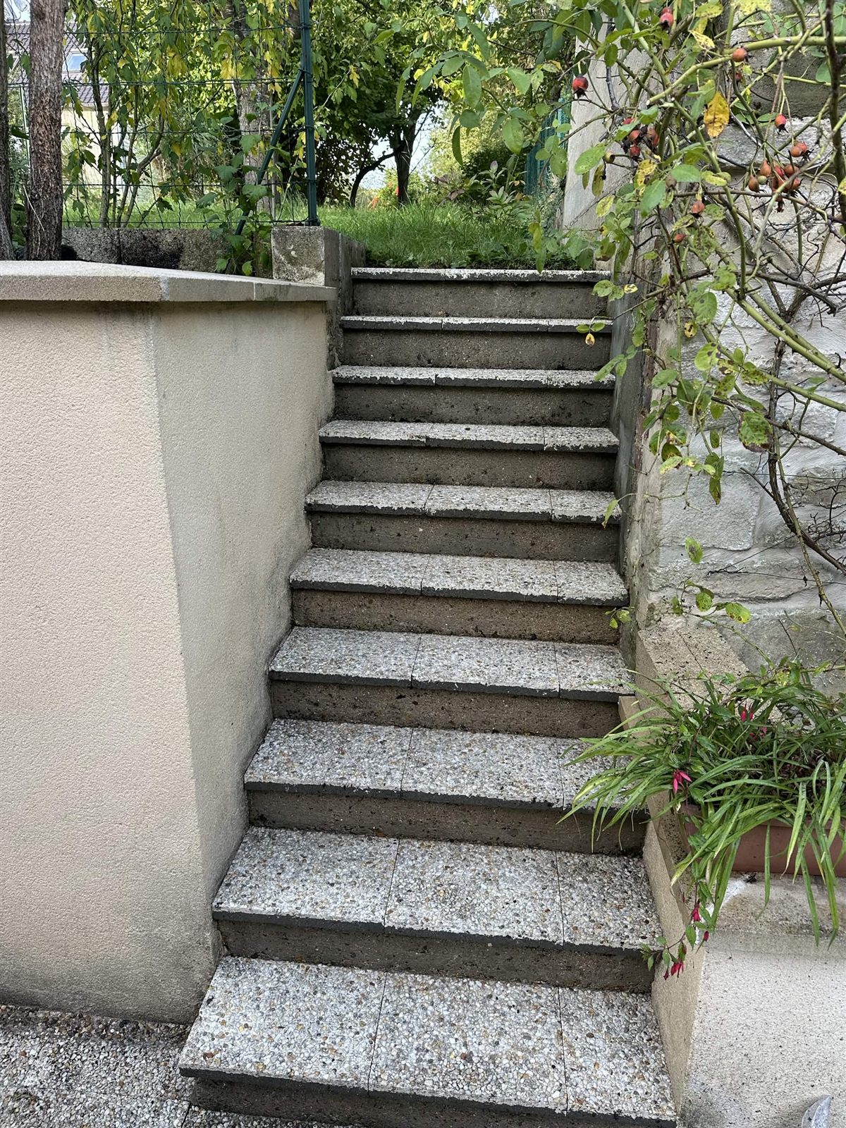 Escalier extérieur propre après nettoyage